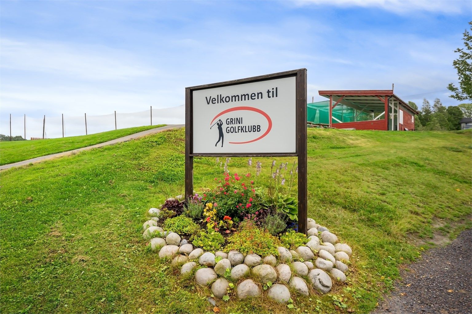 Golfspillere vil sette pris på nærheten til flere golfklubber, som Haga Golfklubb, Grini Golfklubb og Oslo Golfklubb ved Bogstad