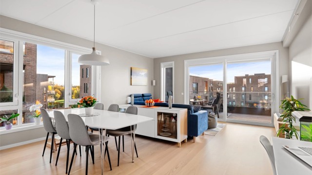 Det er vannbåren varme og balansert ventilasjon