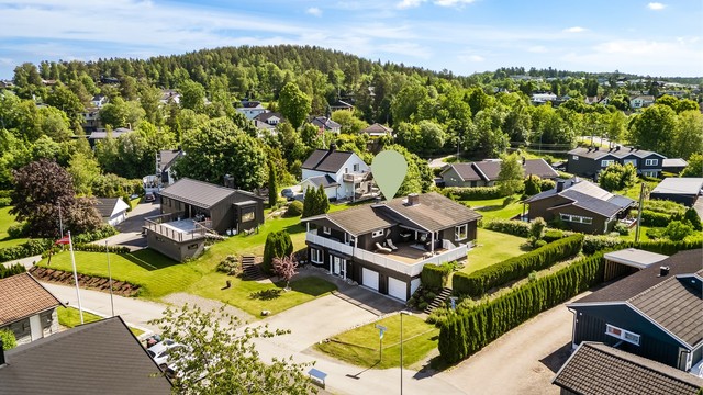 Barnevennlig og rolig beliggenhet i en blindvei uten gjennomgangstrafikk.
