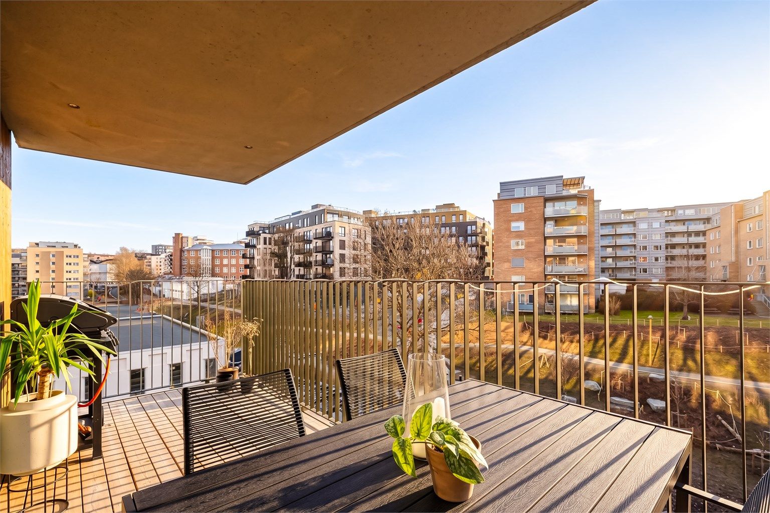 Her er det plass til sittegrupper og beplantning etter ønske.