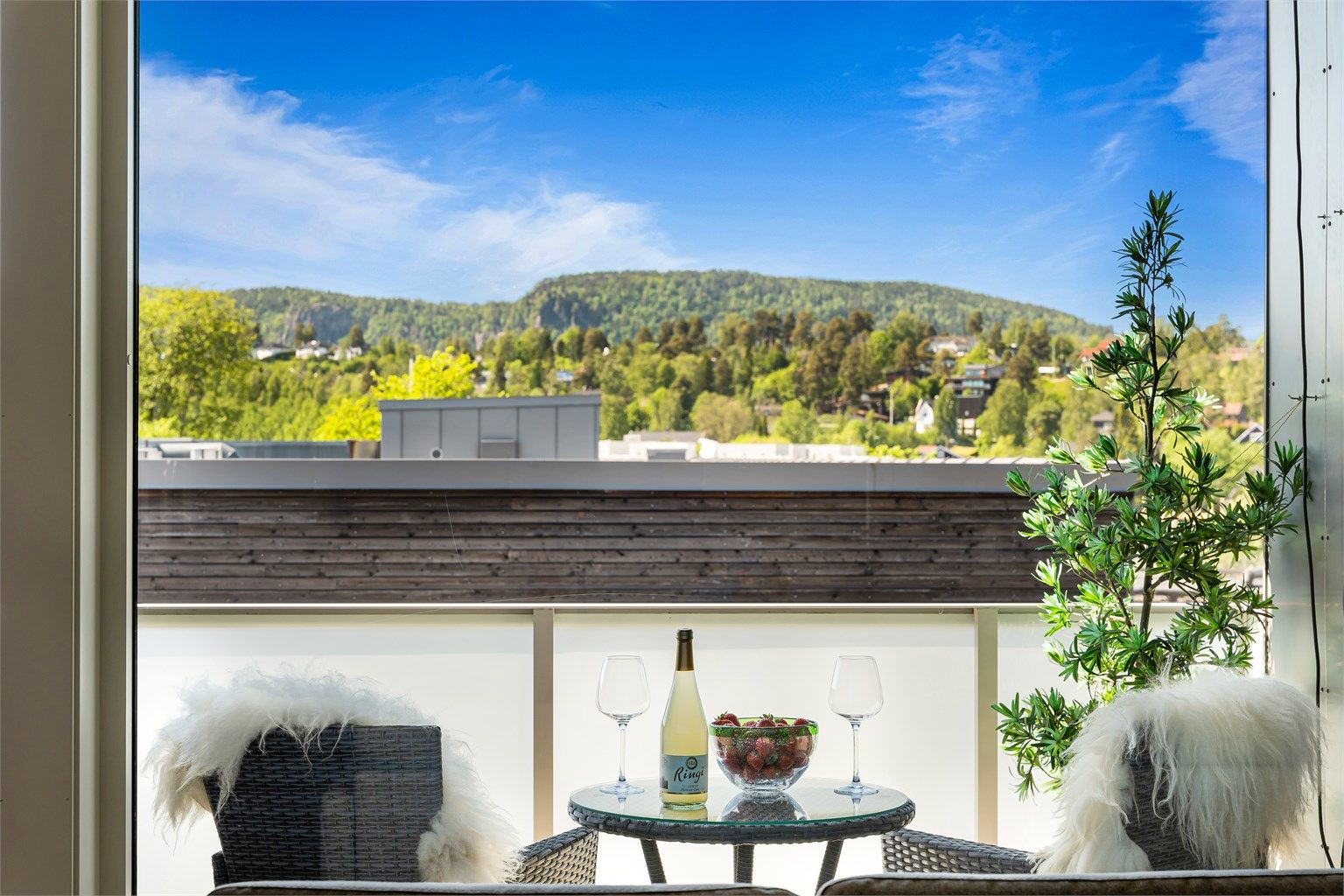 Velkommen til Gamle Ringeriksvei 45B presentert av Eiendomsmegler Kristoffer Stormfelt! 