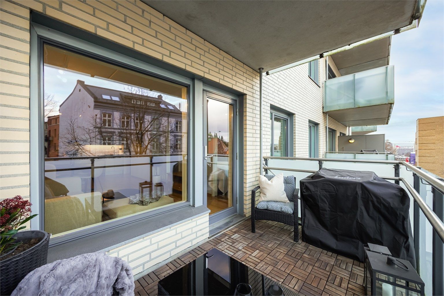 Dette er et perfekt førstegangskjøp for deg som ønsker en kombinasjon av moderne komfort, sentral beliggenhet og nærhet til både byliv og naturopplevelser!