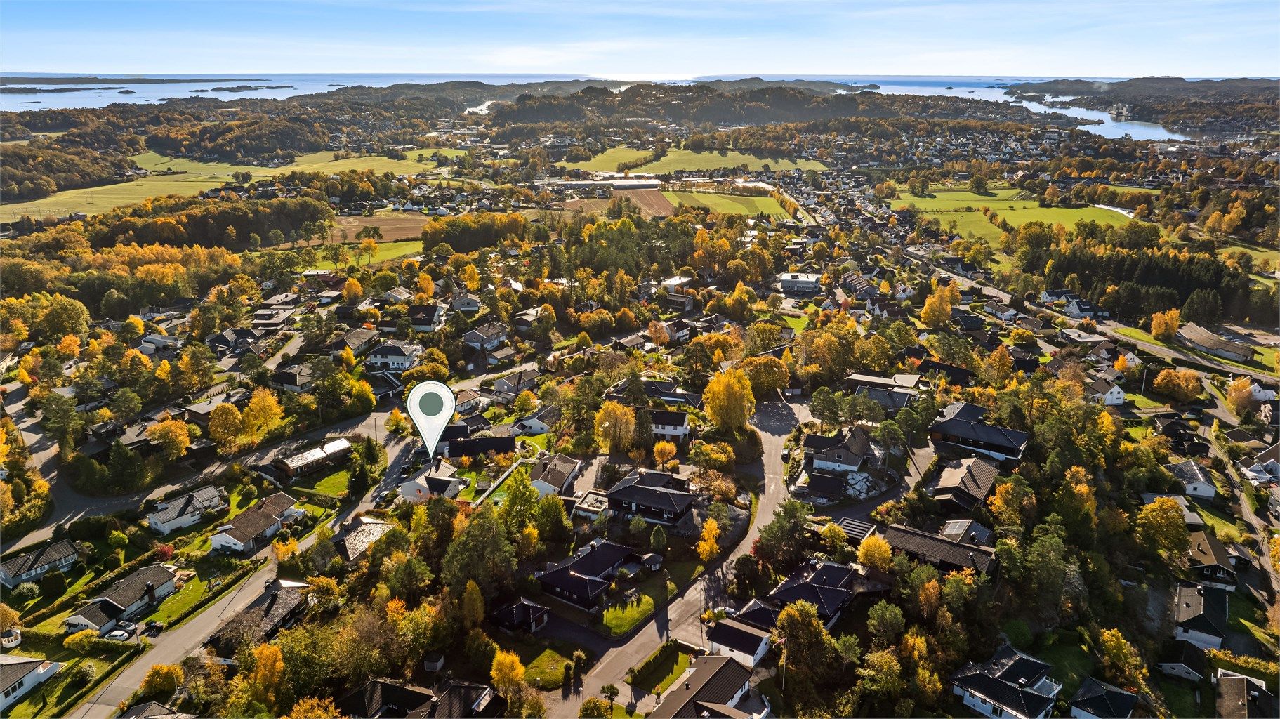 Kort vei til Breidablikk ungdomsskole, barnehager og dagligvarebutikker på Haslesenteret.