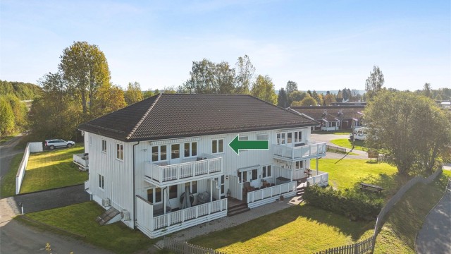 Velkommen til Gamlevegen 6G - Romslig 3-roms med gode solforhold.