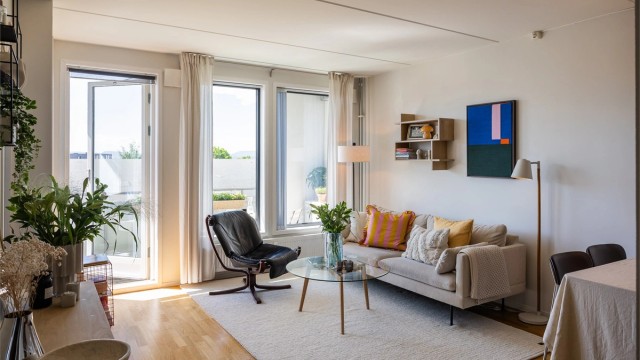 Velkommen til Innspurten 4B - en pen og romslig 2-roms med heisadkomst.