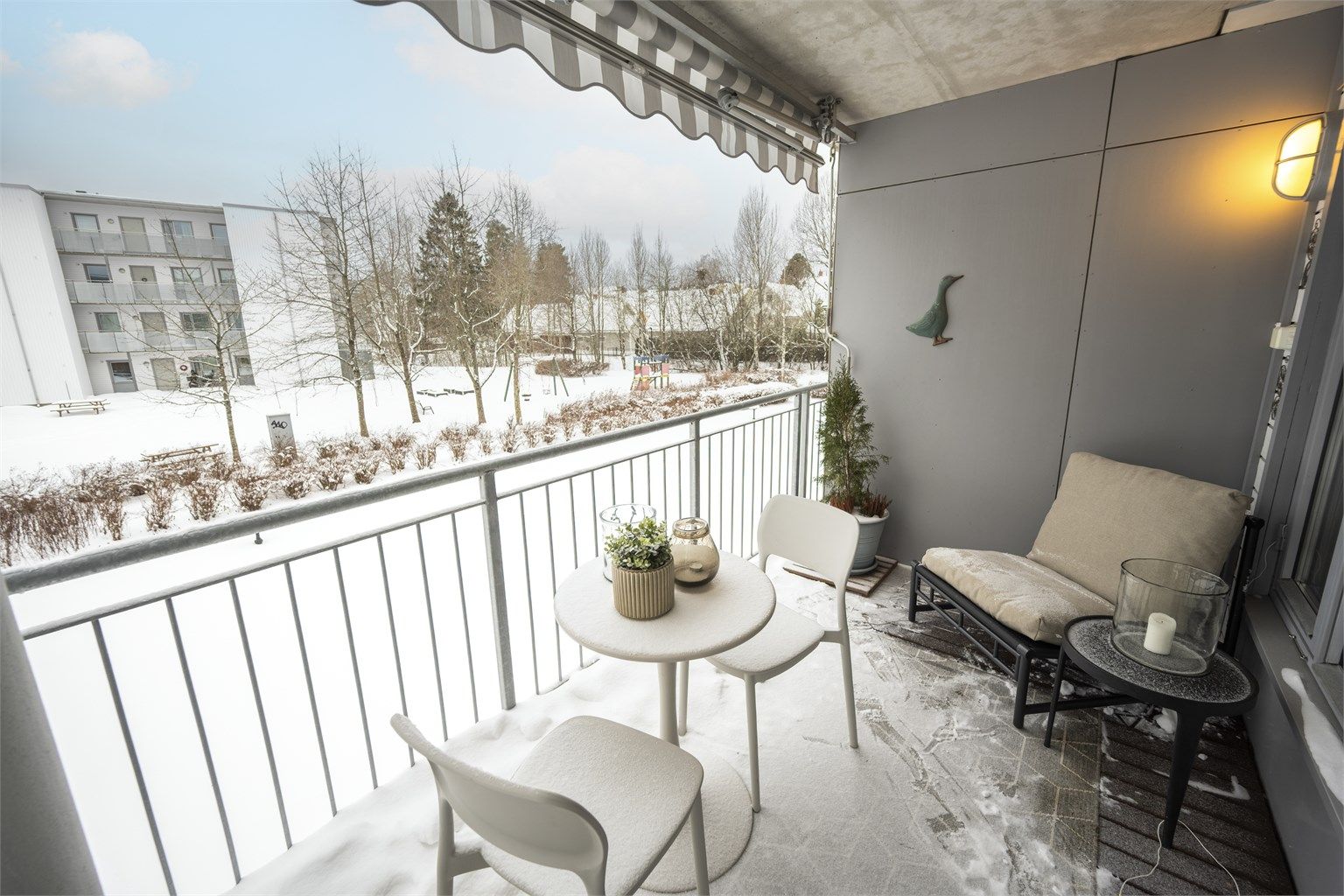 Deilig uteplass hvor sommeren kan nytes.