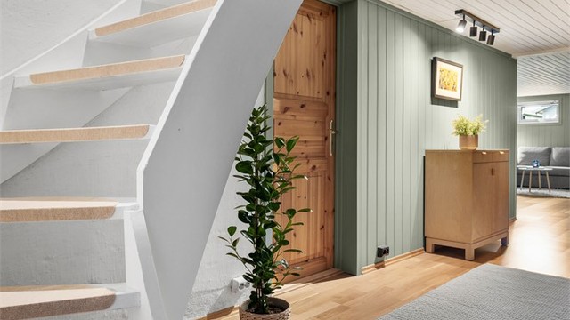 Trapp ned til underetasjen