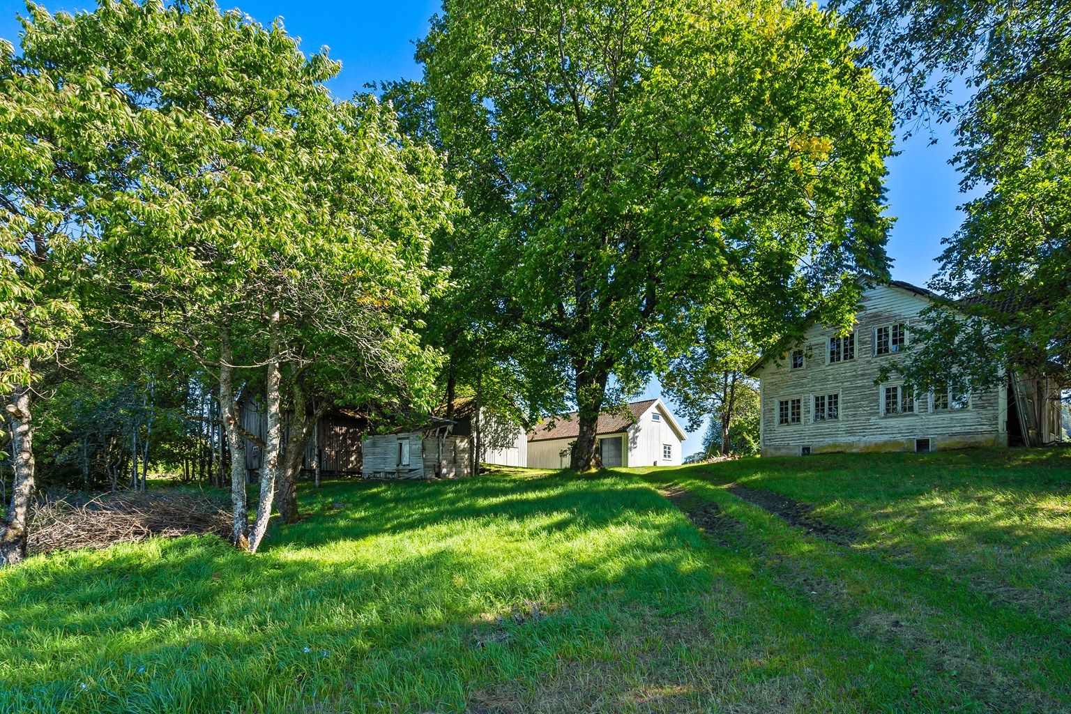 Idyllisk beliggenhet i vakre omgivelser 