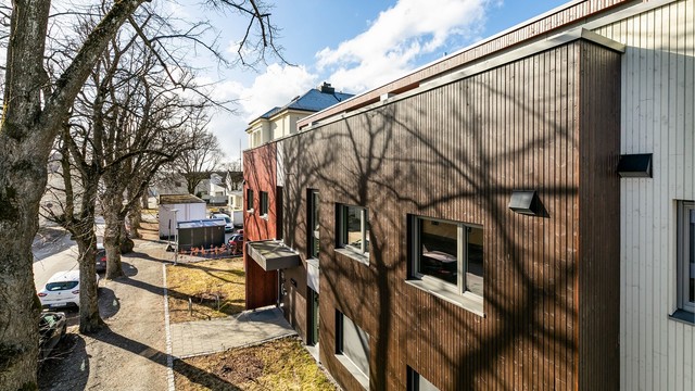 Boligen er én av totalt 12 i Løkkegata 8-10 Moss Boligsameie.