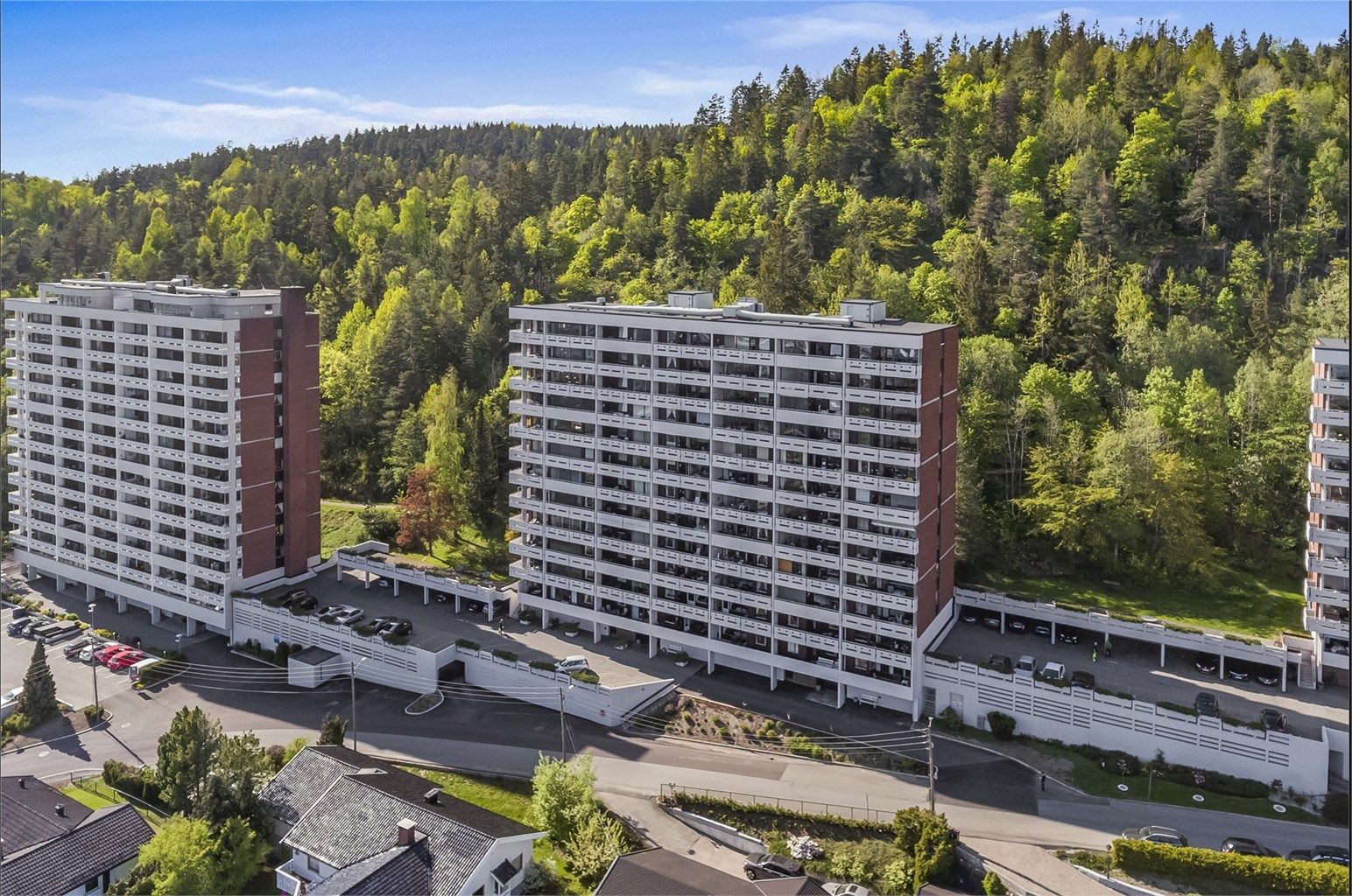 Med umiddelbar nærhet til turveier i Bragernesåsen, er dette et ideelt utgangspunkt for rekreasjon.