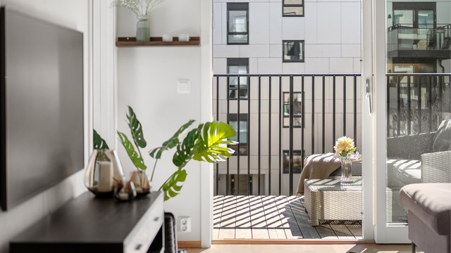 Skyvedør fra stuen ut til balkongen.