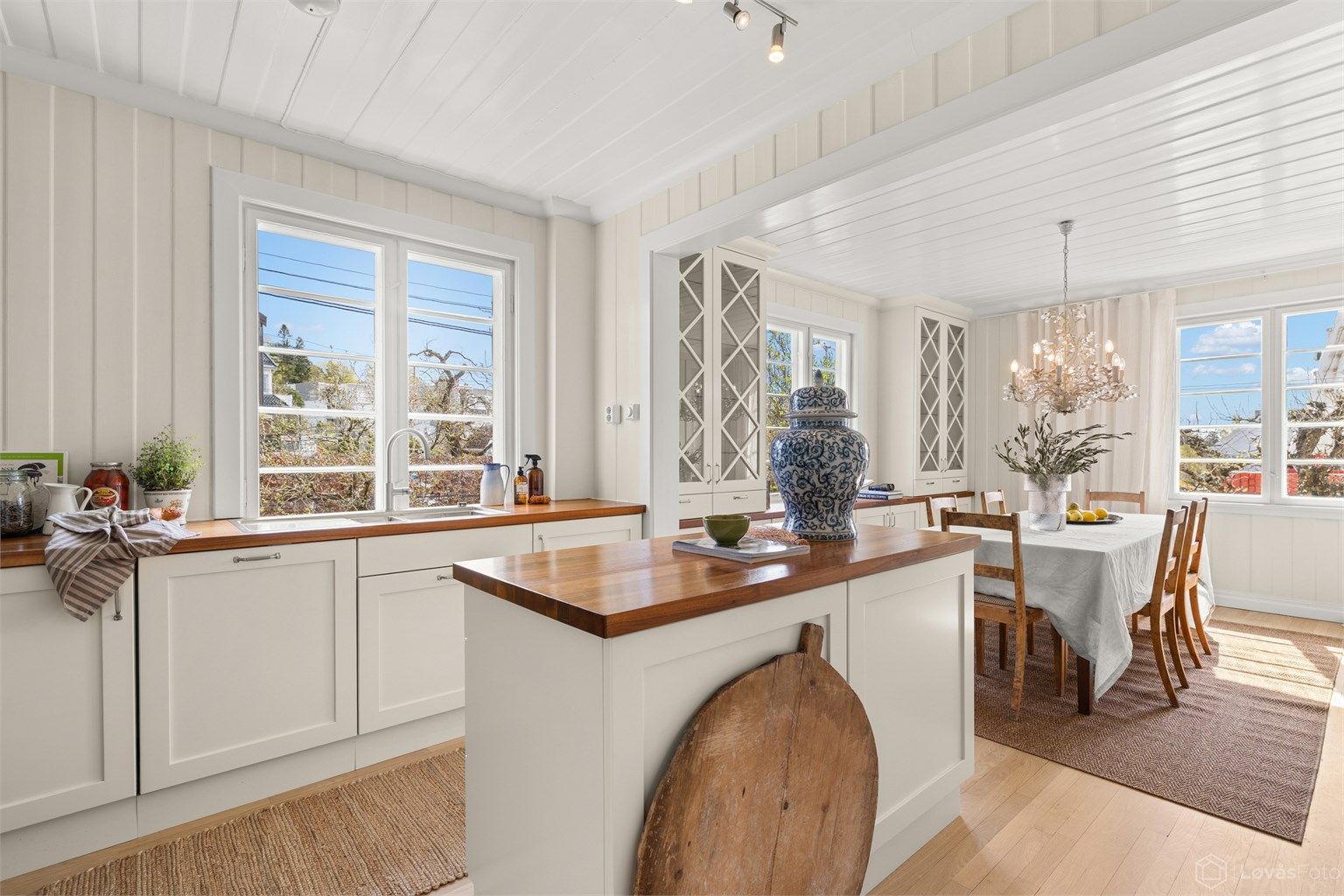 Innholdsrik og sjarmerende villa fra 1929 med en helt spesiell atmosfære og unike detaljer