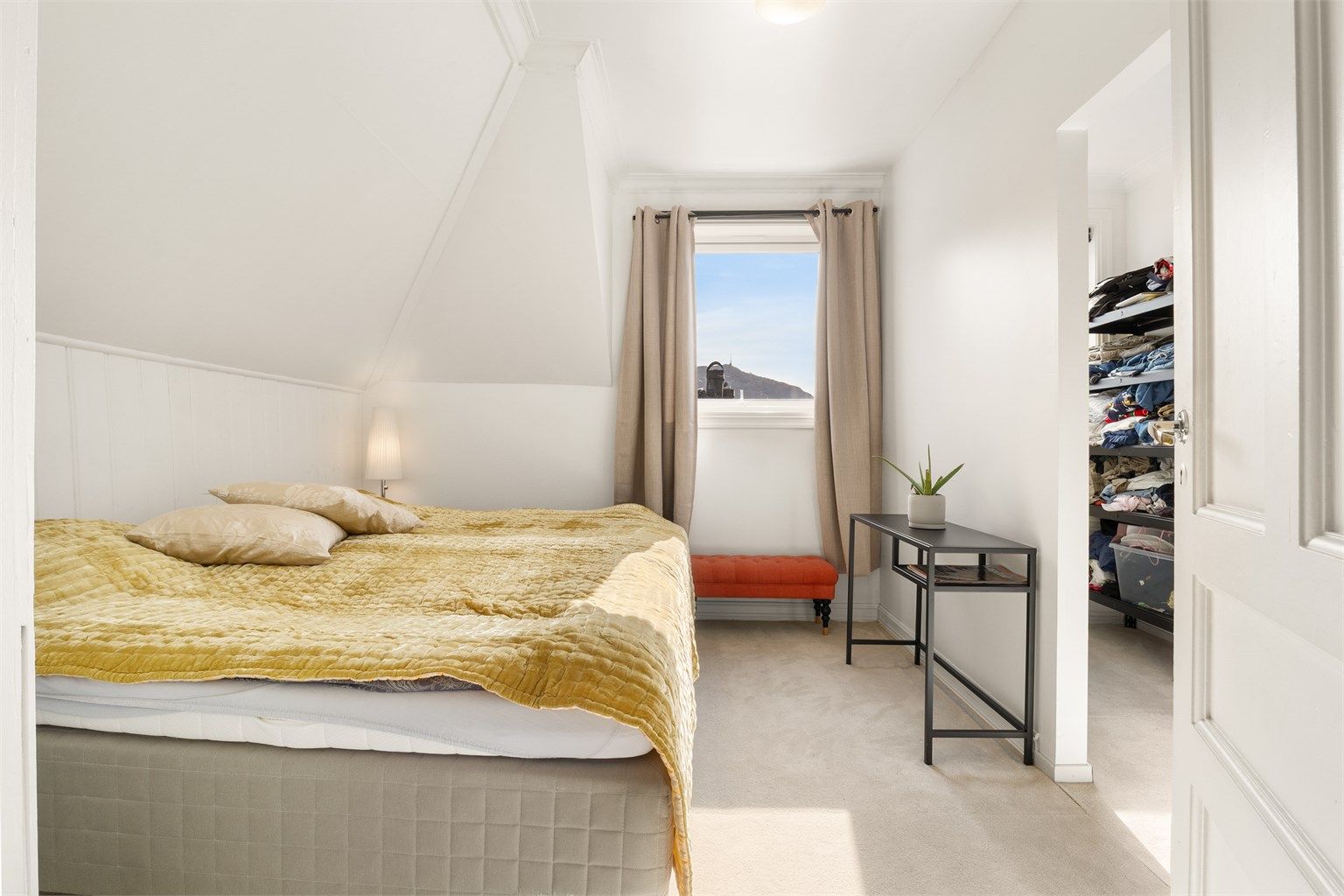 Utsikt og walk in closet