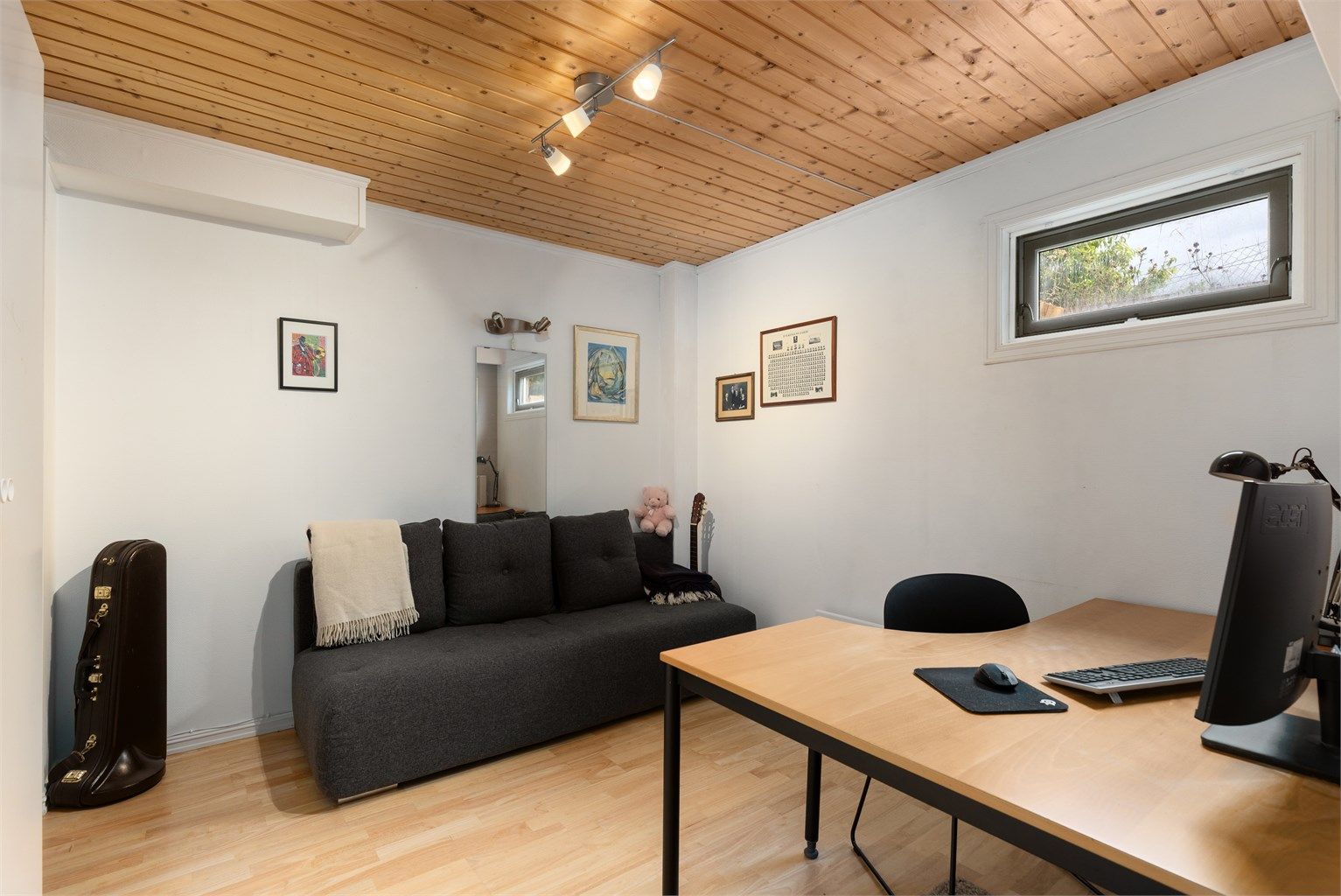 Rom innredet som kontor 