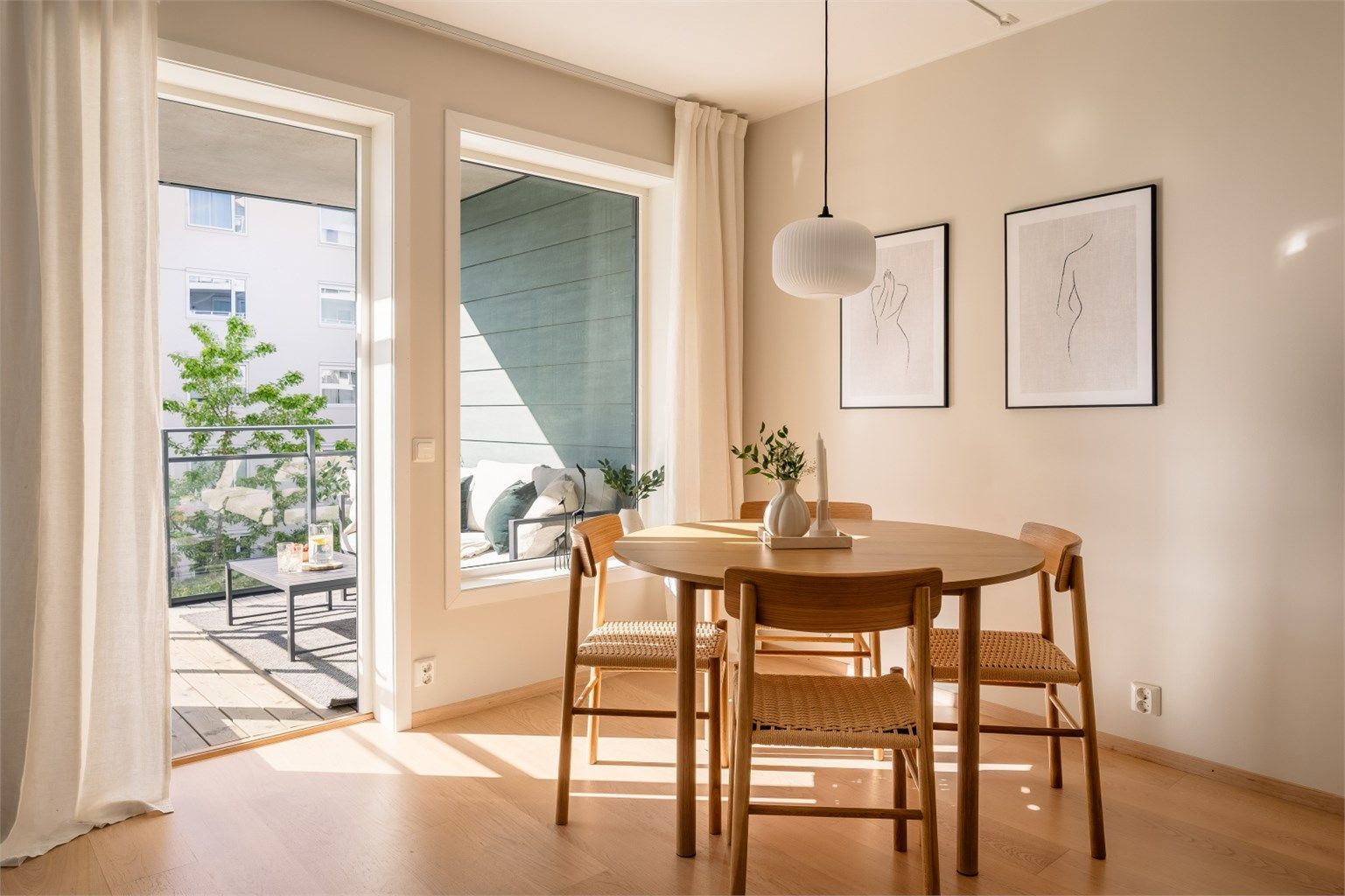 Dette er easy-living på sitt beste med både garasjeplass, heis og kort vei til det aller meste! Foto: Gutt Foto
