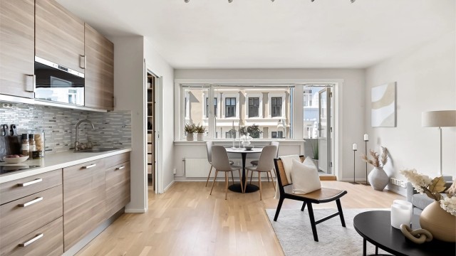 Dette er en lys og delikat 2-roms leilighet med en arealeffektiv planløsning, gode oppbevaringsmuligheter og en attraktiv beliggenhet på fineste Frogner. Foto: Marit Andersen.