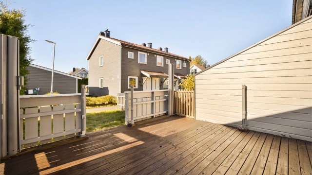 Eiendommen ligger i et attraktivt og rolig område.