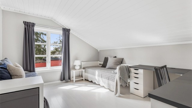 De to andre soverommene passer godt som gjesterom, barnerom eller kontor.