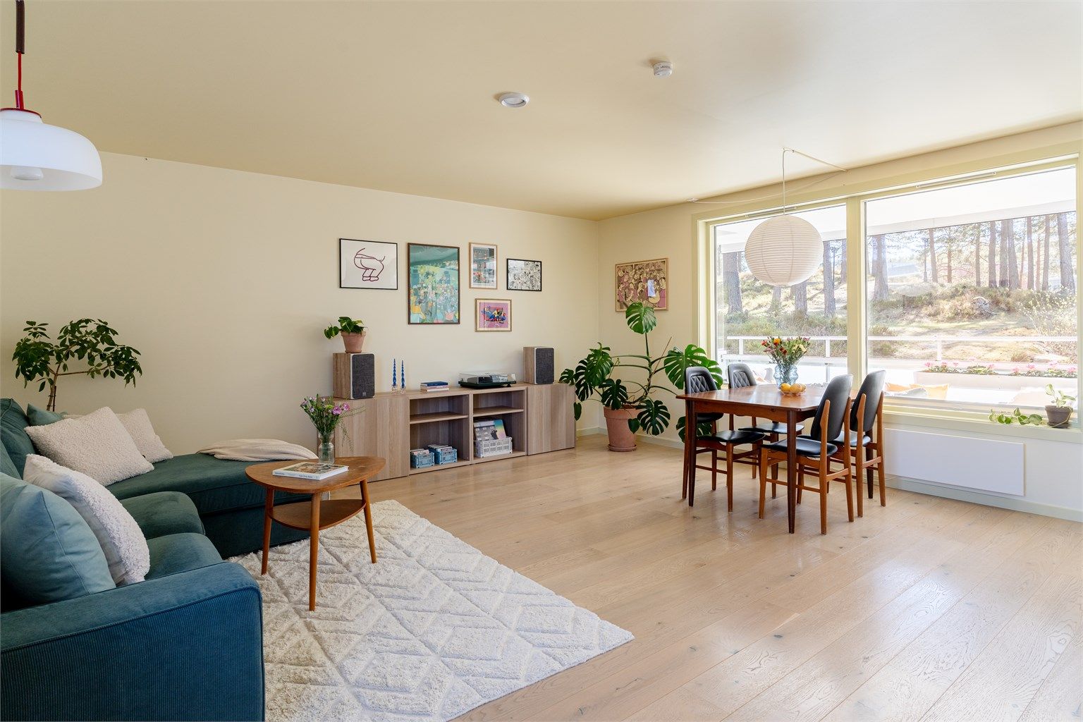 En lys og attraktiv 3-roms andelsleilighet med en solrik vestvendt balkong.