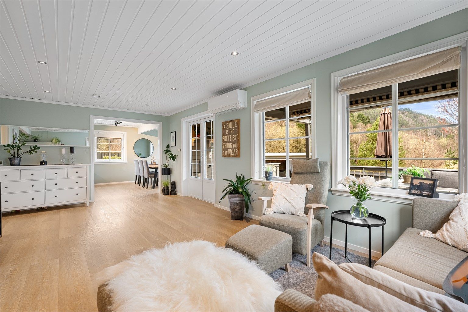 Direkte adgang til terrasse og hage fra stuen