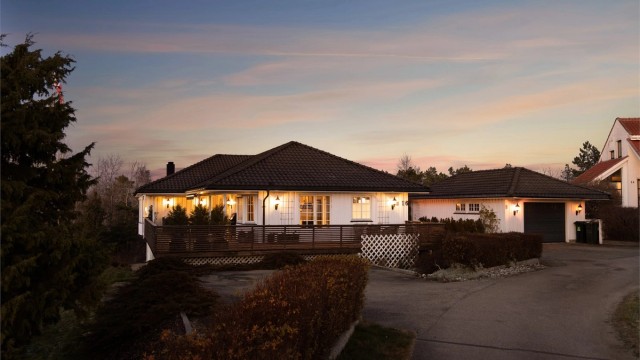 Agatveien 16 presenteres av Amir Pedersen-Paydar i Krogsveen.
Fotograf; Kristoffer Kristiansen.