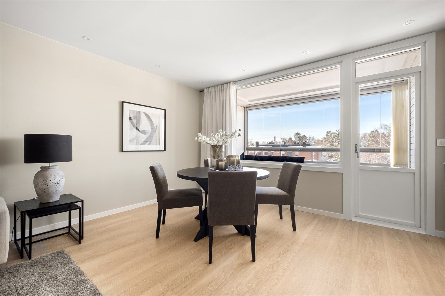 Både gulvvarme og lys kan styres via app.