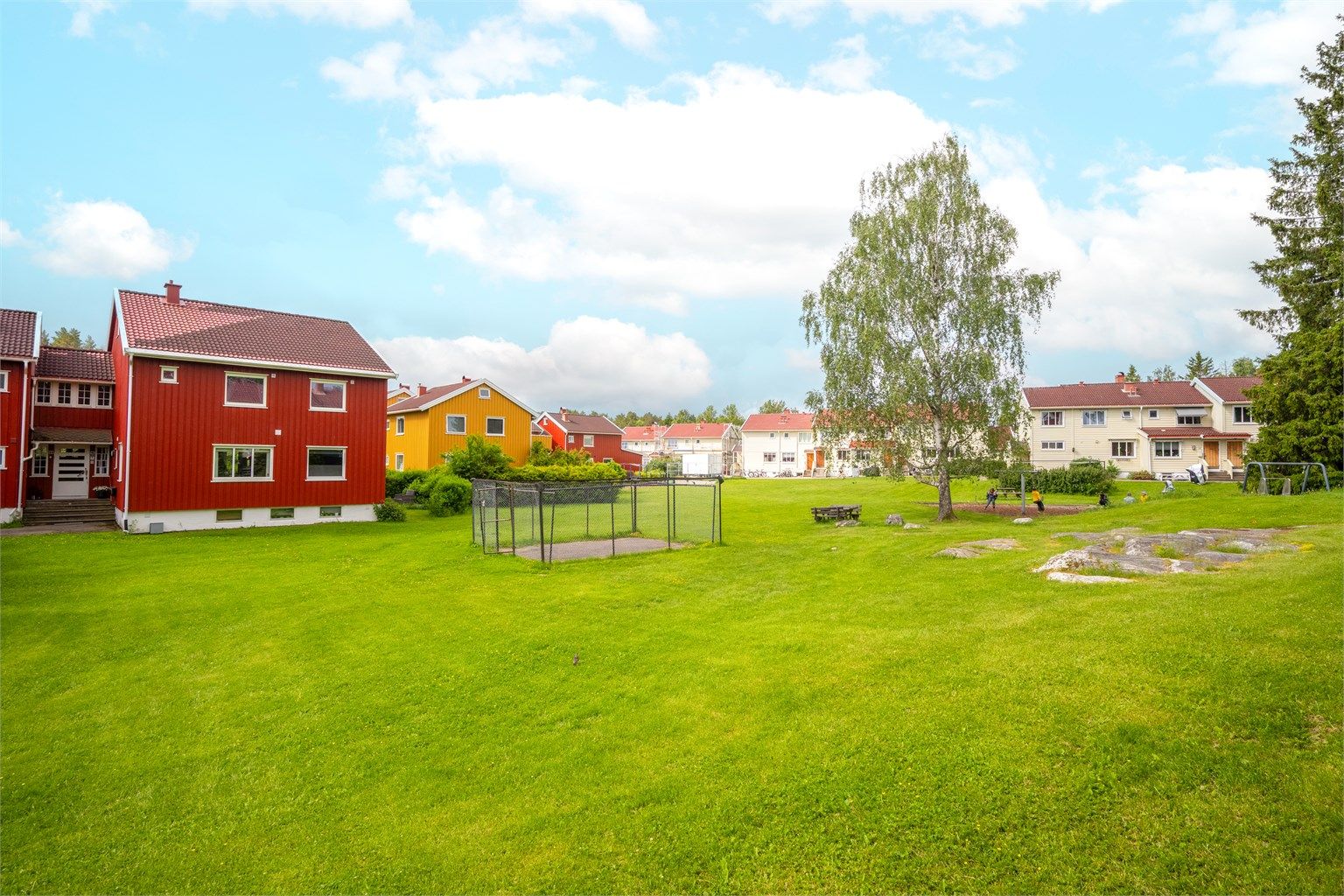 Nøklevann borettslag er kjent for sine store, velholdte grøntområder.