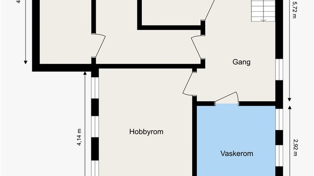 Kjelleren har stort potensiale med hobbyrom, vaskerom og flere boder.