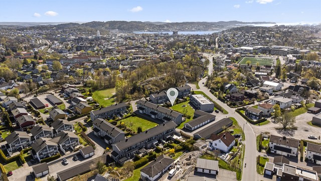 Velkommen til Frydenlund - Her bor du med kort vei til sentrum, dagligvare samt til fritidsaktiviteter i Bugårdsparken og Gamle stadion.