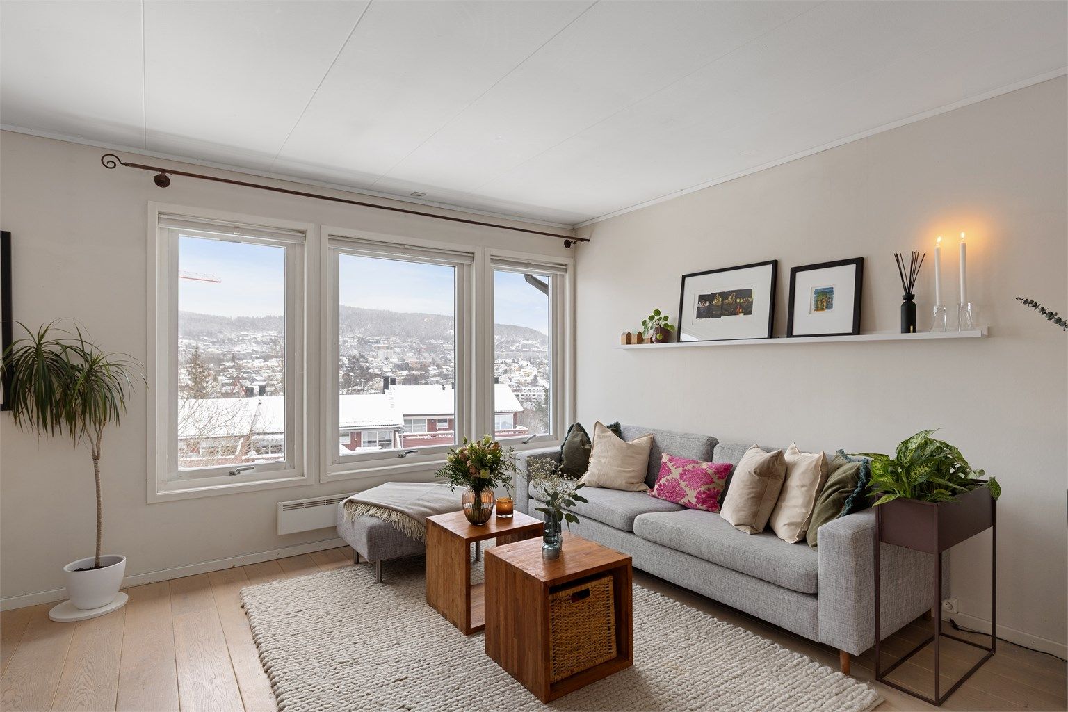 Et lyst og innbydende enderekkehus i barnevennlige omgivelser. Foto: Petter Tanum/ Tanumfoto