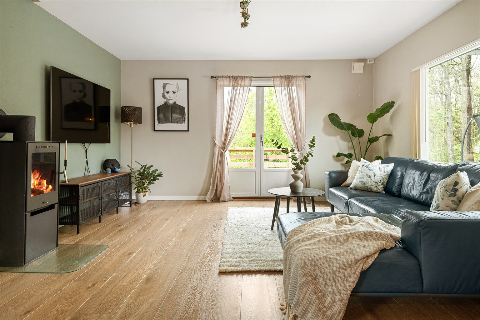 Eiendomsmegler Krogsveen v/ Marius Løkken ønsker deg velkommen til barnevennlige Nybakveien 87D! 