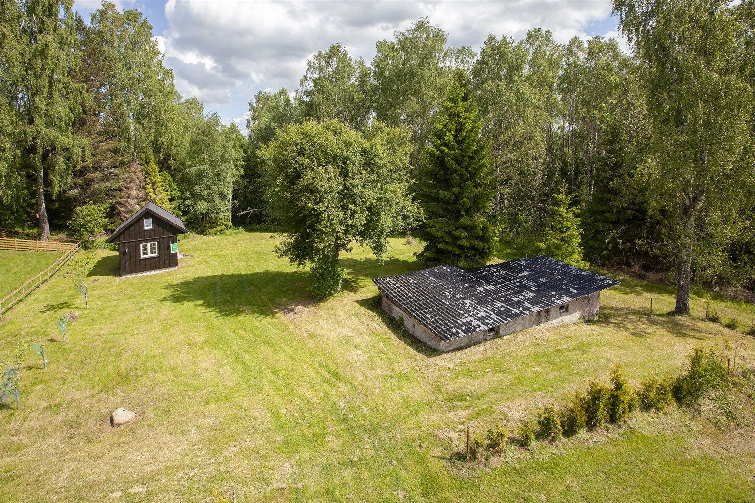 Velkommen til Fløttenlia 17 - presentert av Emir Mekic ved Eiendomsmegler Krogsveen. Foto: Christian Christensen / Christensen Fotolink