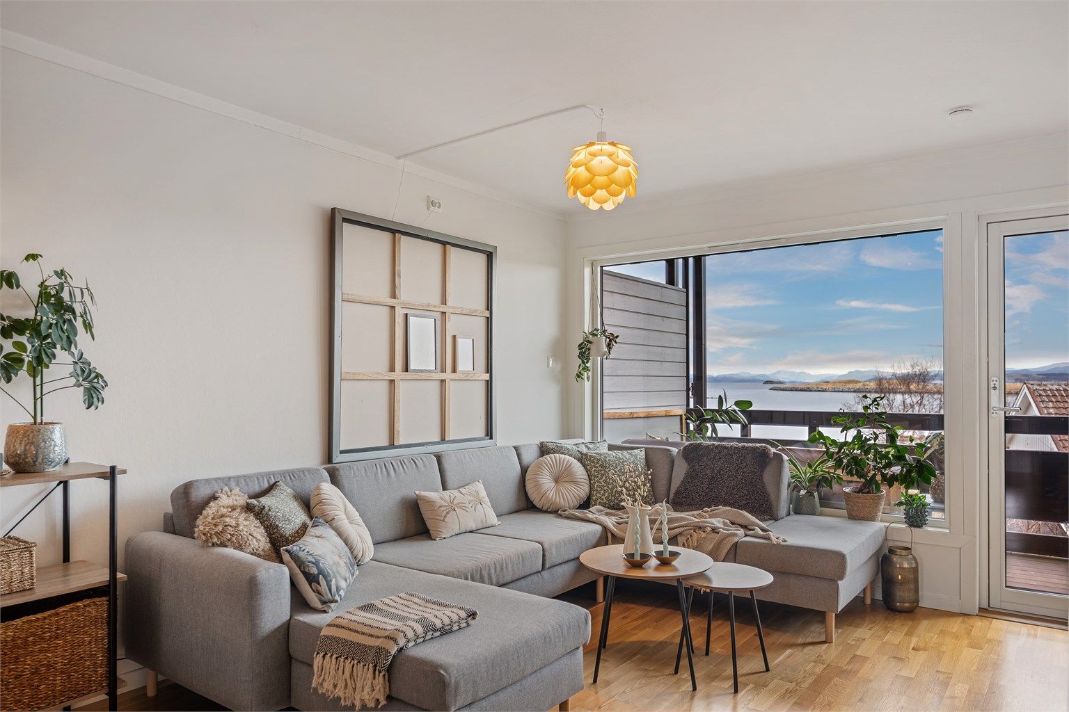 Rikelig plass til stor salong. 