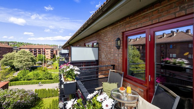 Balkongen er på 4 kvm og har gode solforhold