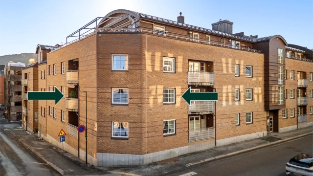Pen hjørneleilighet med to soverom beliggende i byggets 3. etasje. Utsikt til Bragernes kirke. Garasjeplass i kjeller. Foto: Emotional Landscape Production Ole Thoresen