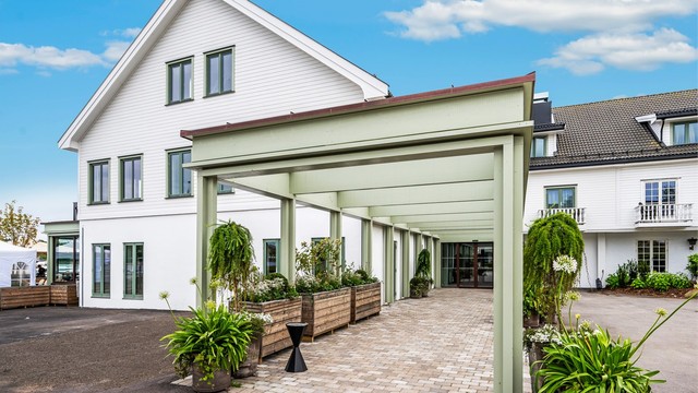 Hele området rundt hotellet er utformet for at både stor og små skal kunne trives og ha deilige sommerdager sammen.