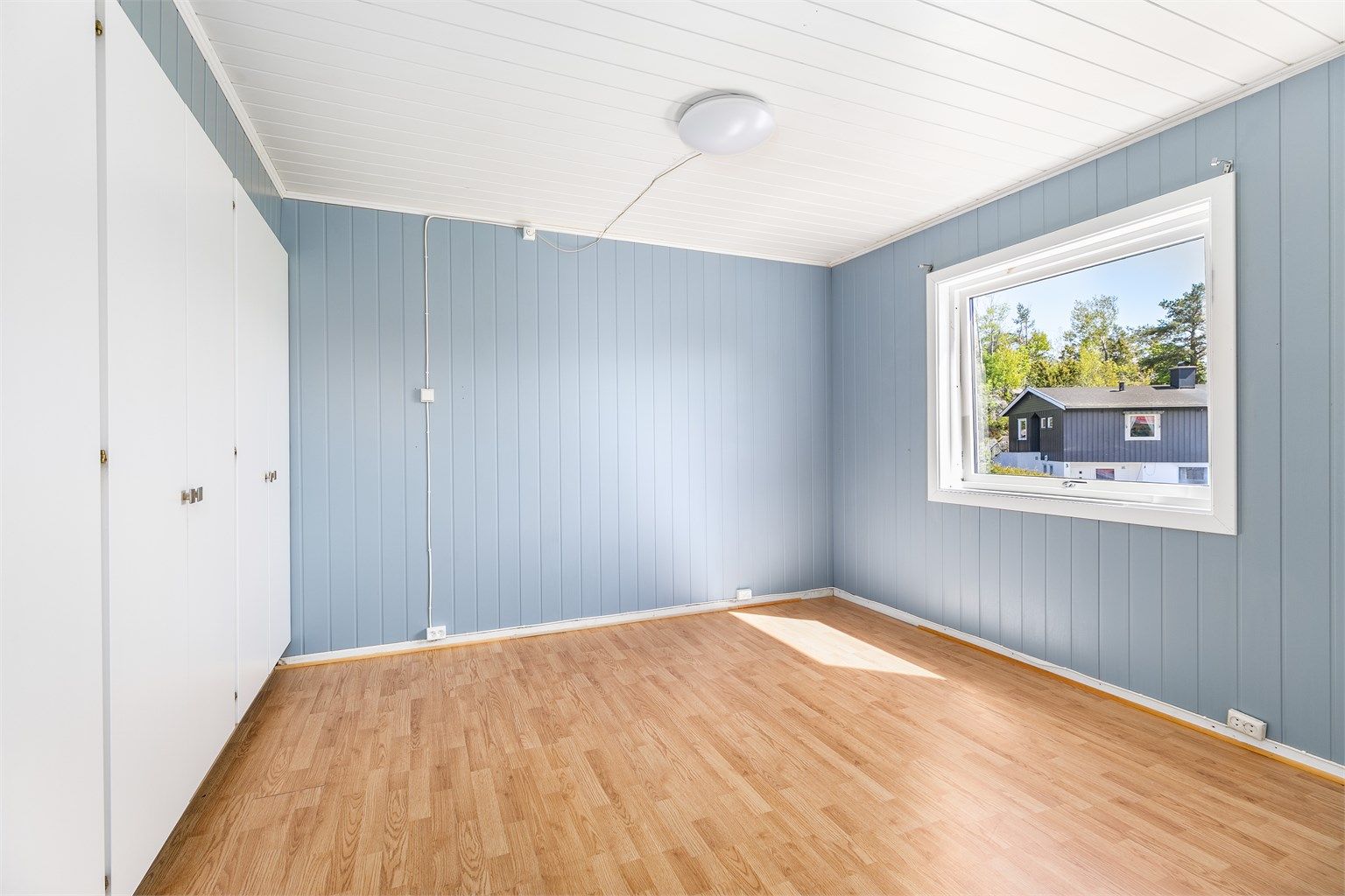 Dette rommet er byggemeldt som spisestue, men har i senere år vært benyttet som hovedsoverom.