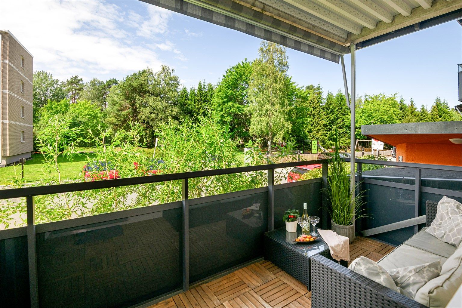 Velkommen til Libakkfaret 3A og denne flotte 4-roms leiligheten med flott beliggenhet! Presentert av Christoffer S. Akerjordet og Krogsveen Nordstrand