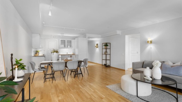 Åpen løsning mellom stue og kjøkken