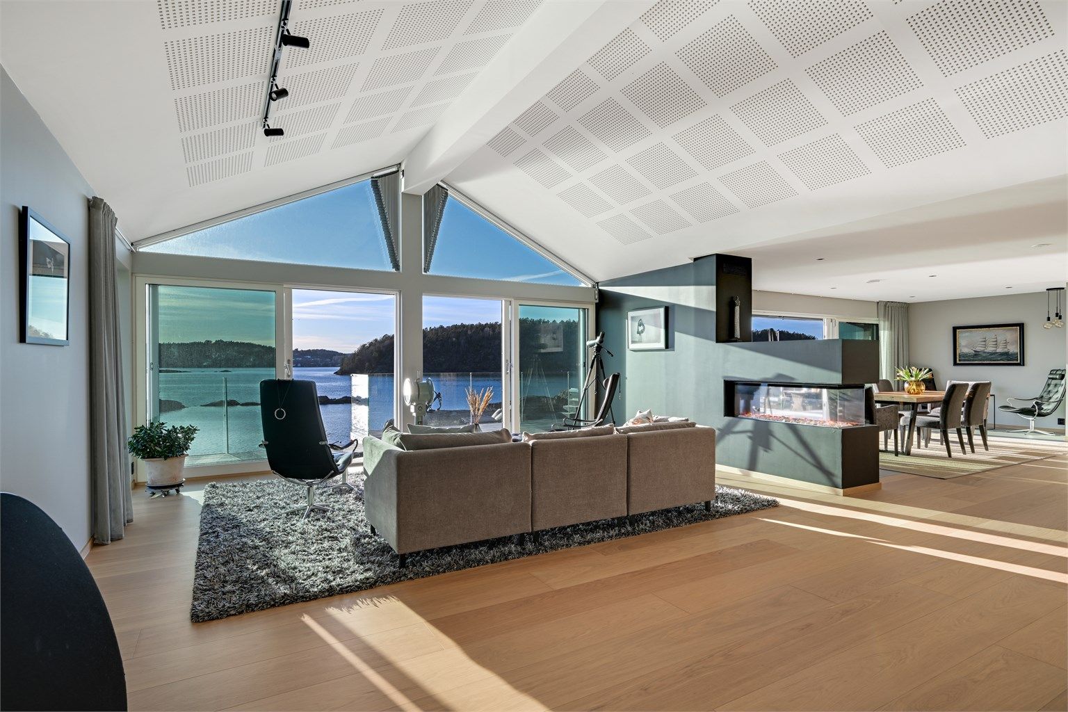  Det er også opparbeidet en lekker peis. 