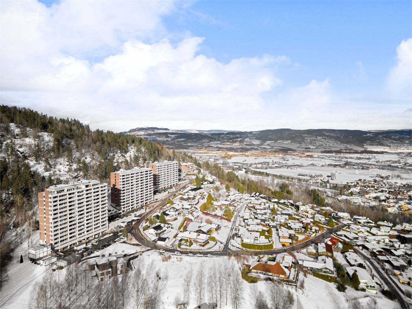 Bragernesåsen blant annet til Klopptjern med gode bademuligheter
