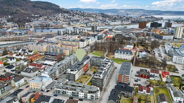 Gangavstand til sentrum med alt av butikker, servicetilbud, bibliotek, uteliv, kino, teater, treningssentre og idrettstilbud.
Foto: Haiman Askari