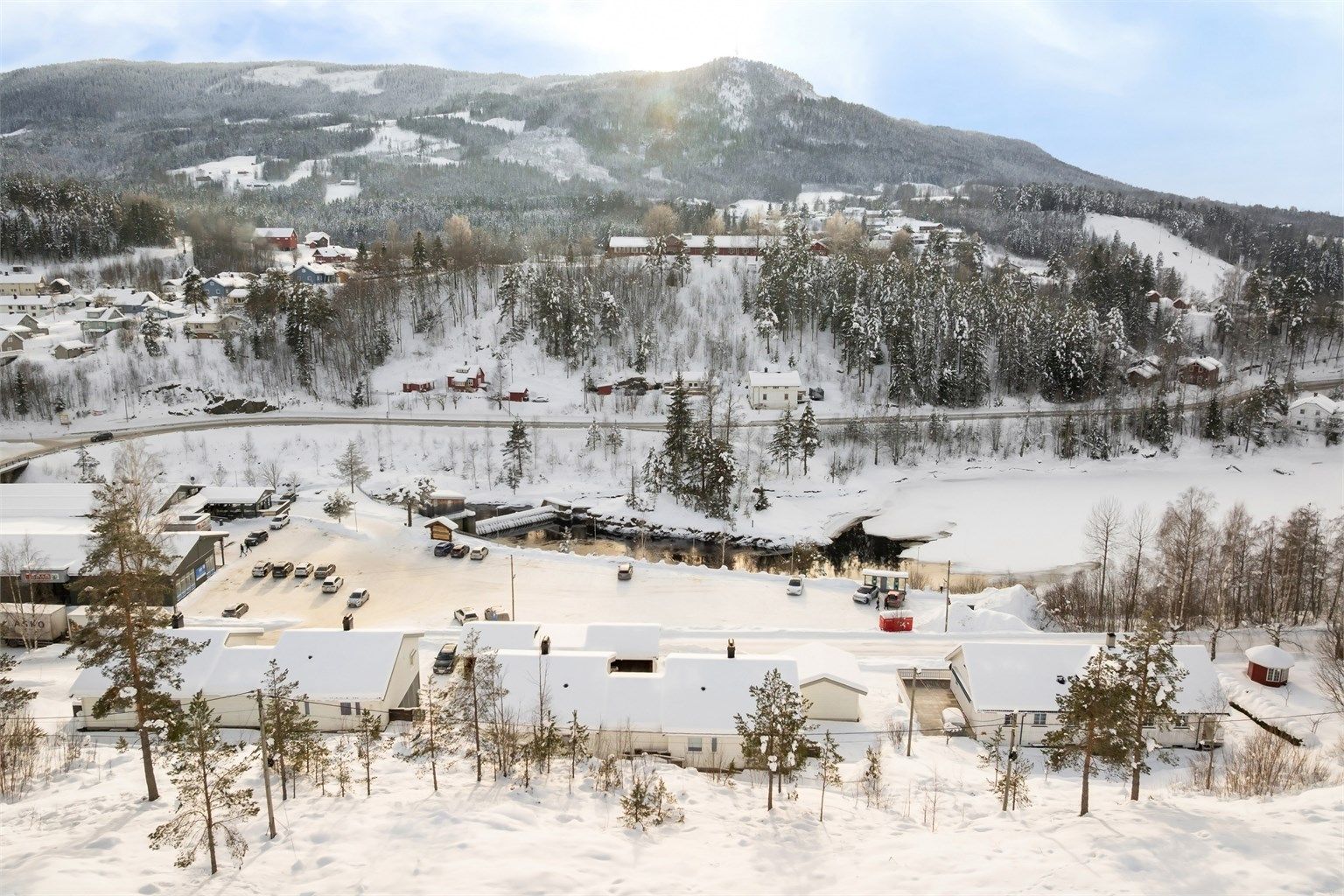 Nærhet til innsjøen Soneren gir flotte muligheter for bading, fisking og båtliv.