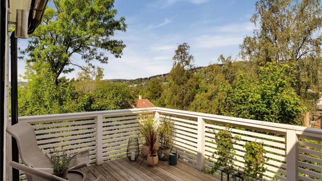 Velkommen til Frognerseterveien 30D. Presentert av Marius Iversen v. Eiendomsmegler Krogsveen