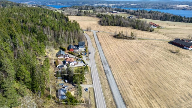 Eiendomsmegler Krogsveen v/Per Inge Hunvik selger tomt i Lillestrømveien 1163