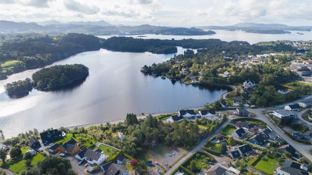 Velkommen! Utviklingstomt med flott beliggenhet på Tveit på Askøy.
Foto: FrkSuper v/Silje Holte