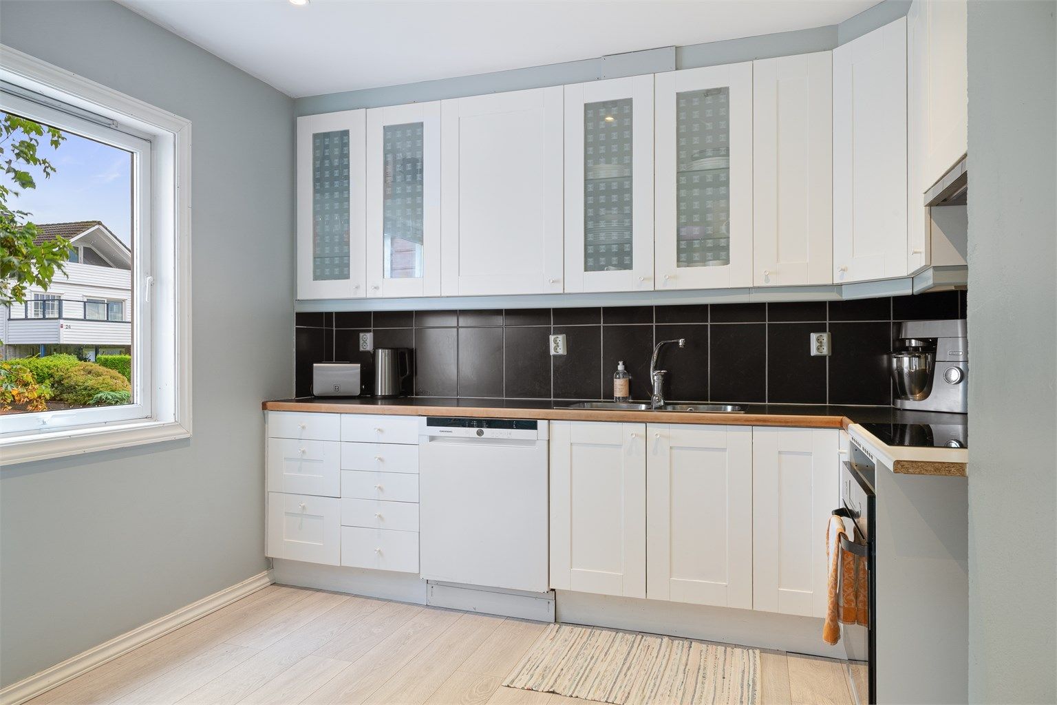 Romslig halvpart tomannsbolig med egen garasje og attraktiv beliggenhet