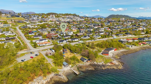 Kort vei til Geileberga med bademuligheter og Fjordstien som strekker seg fra Furmyra til Bogneset