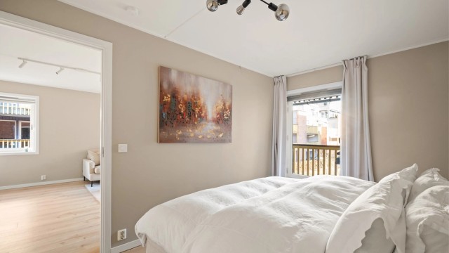 Lyse, malte overflater gir et godt utgangspunkt for personlig innredning.