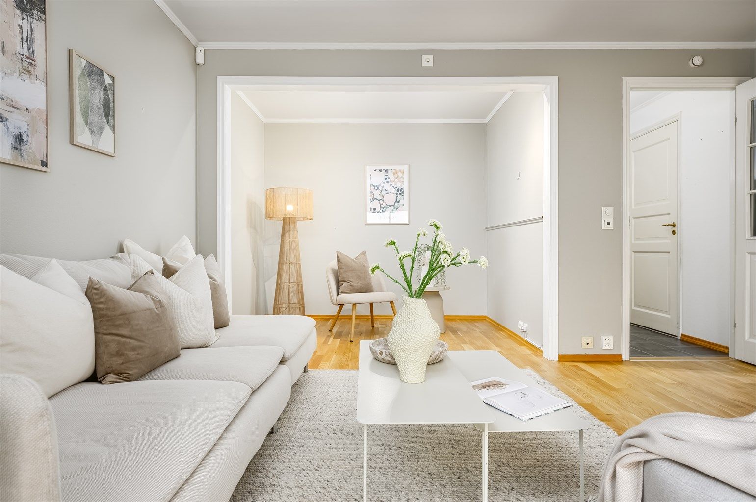 Innvendig bod er trukket inn i stue og er ikke godkjent til varig opphold.